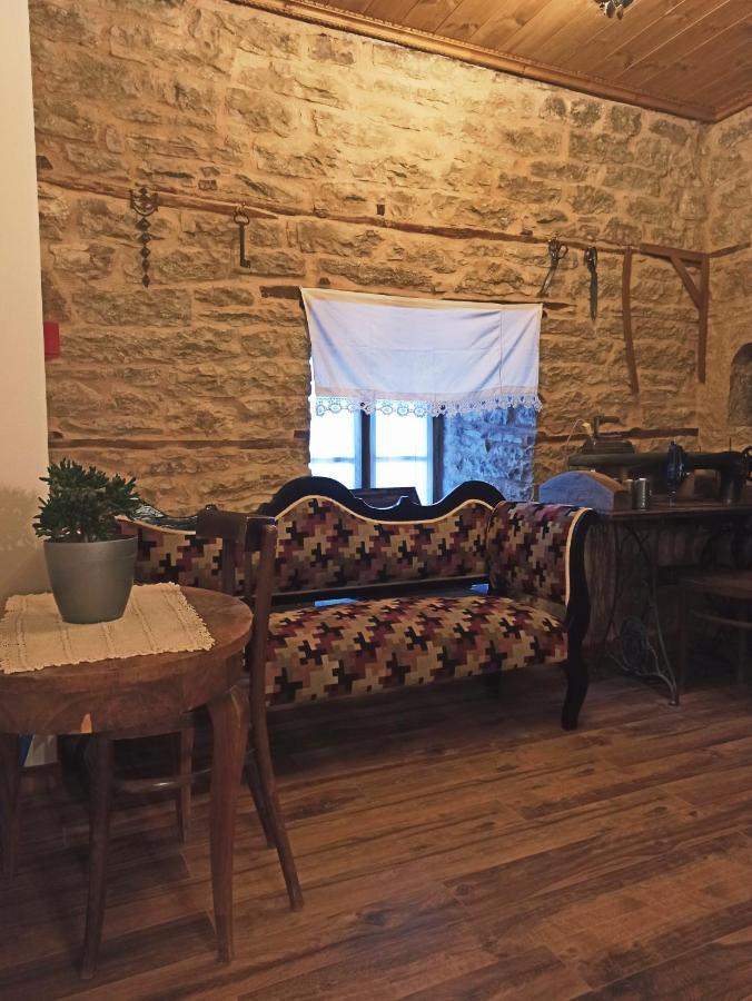 Boutique Praga Gjirokastër