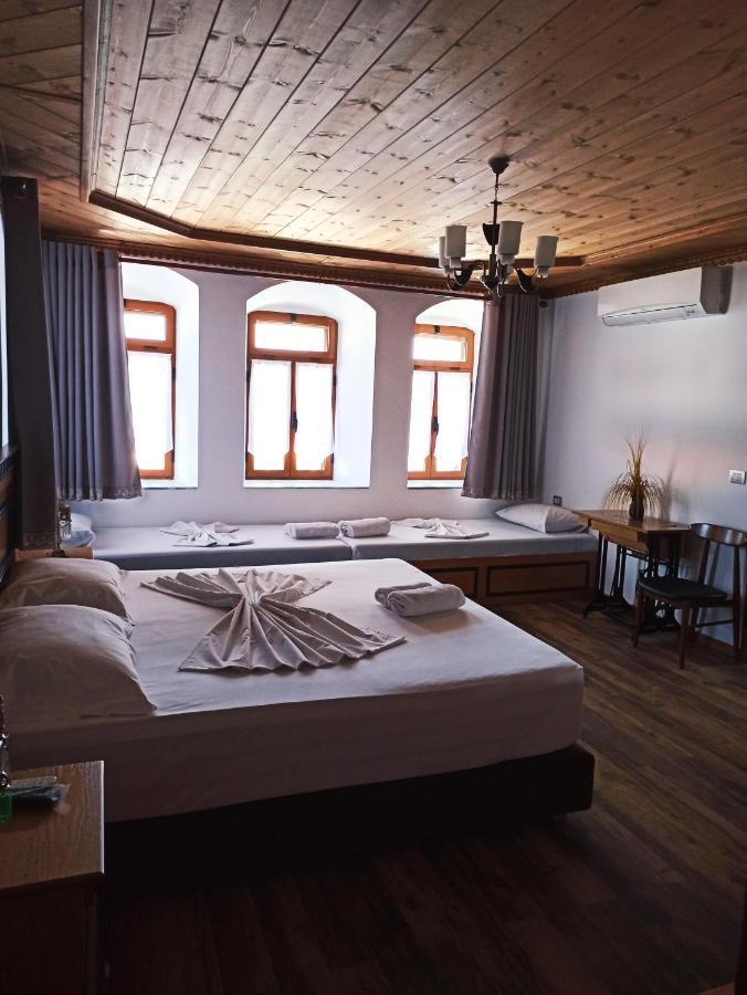 Boutique Praga 3* Gjirokastër