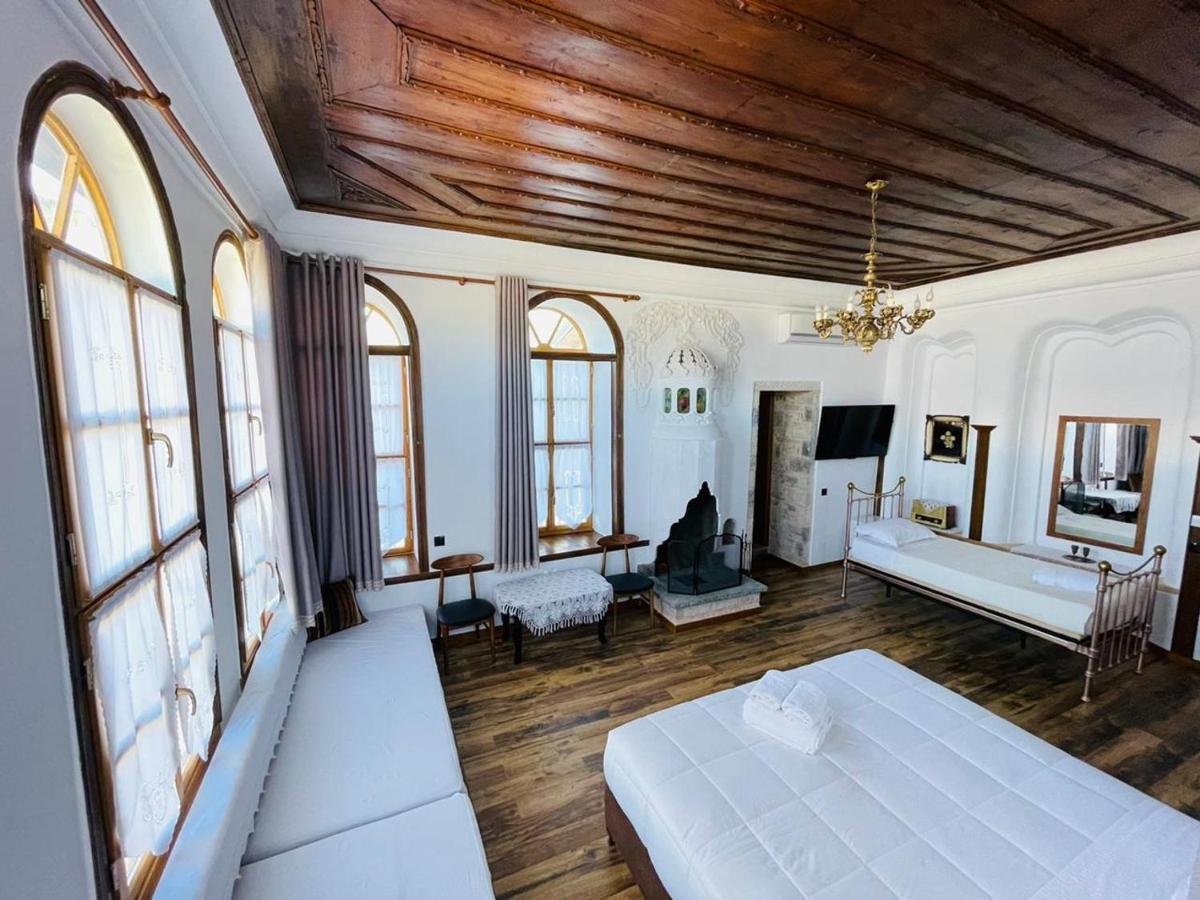 Boutique Praga 3* Gjirokastër