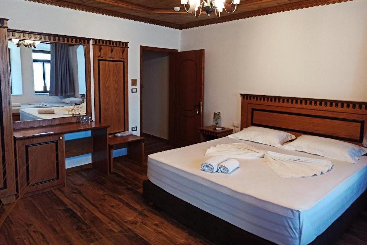 Boutique Praga 3* Gjirokastër
