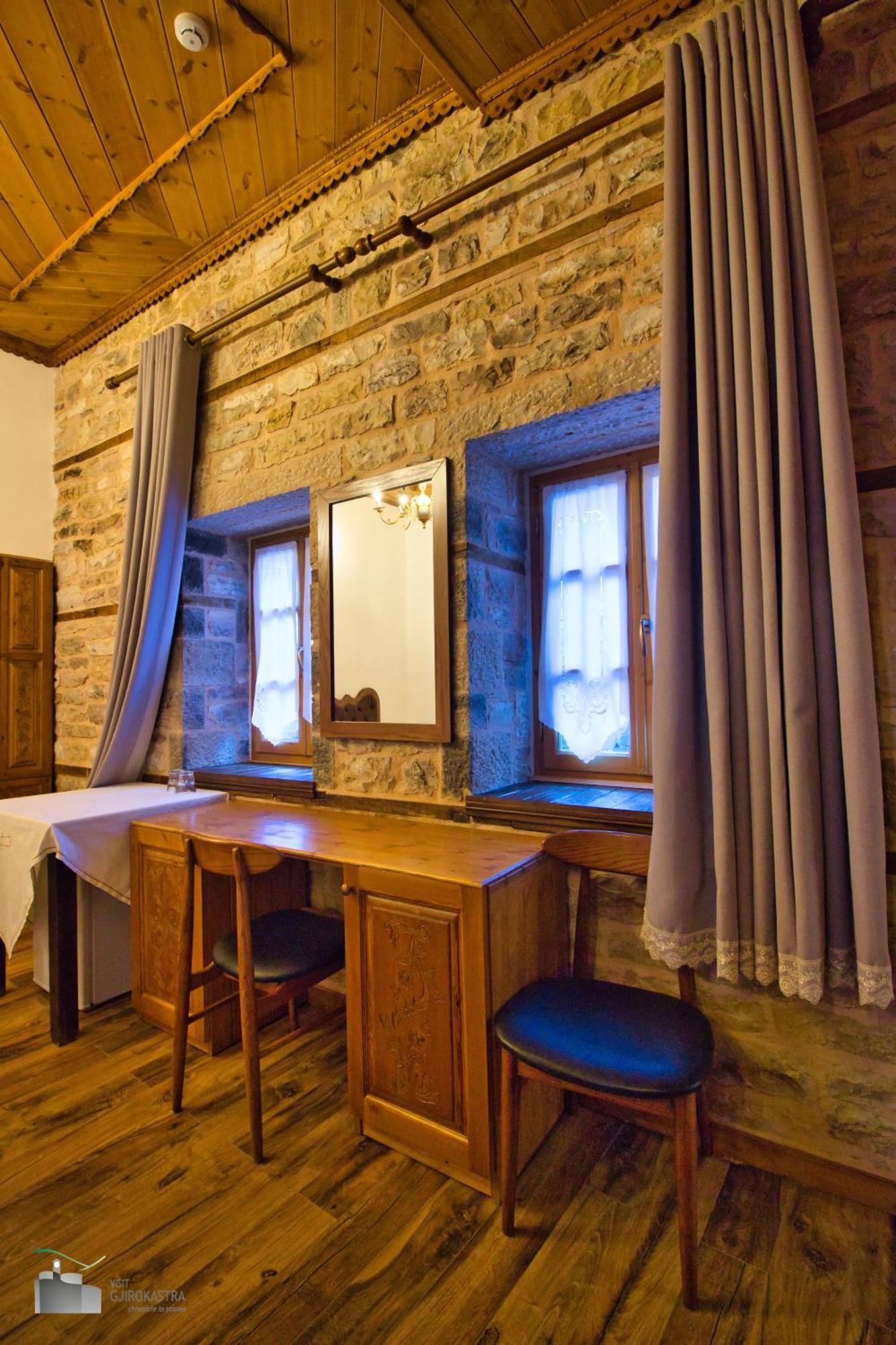Boutique Praga Hotel Gjirokastër